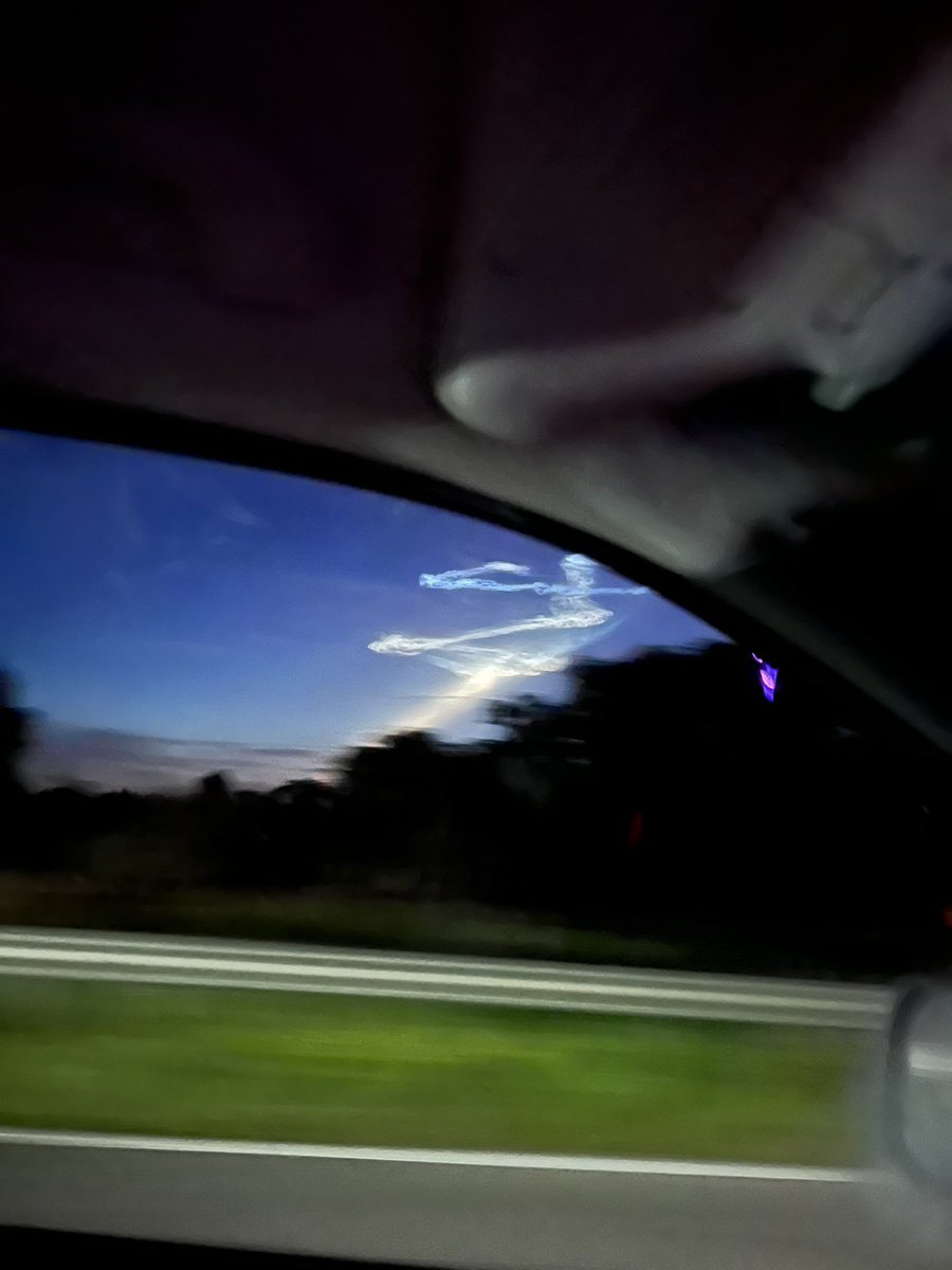 dcb_hero23's tweet photo. @orlandosentinel @SpaceX https://t.co/8sKDoMzhvM