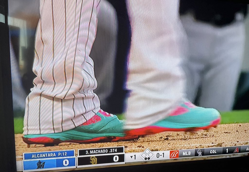 Padres Uni Tracker on X: Manny Machado with the (potential?) Padres City  Connect colored cleats #TimeToShine cc: @UniWatch   / X