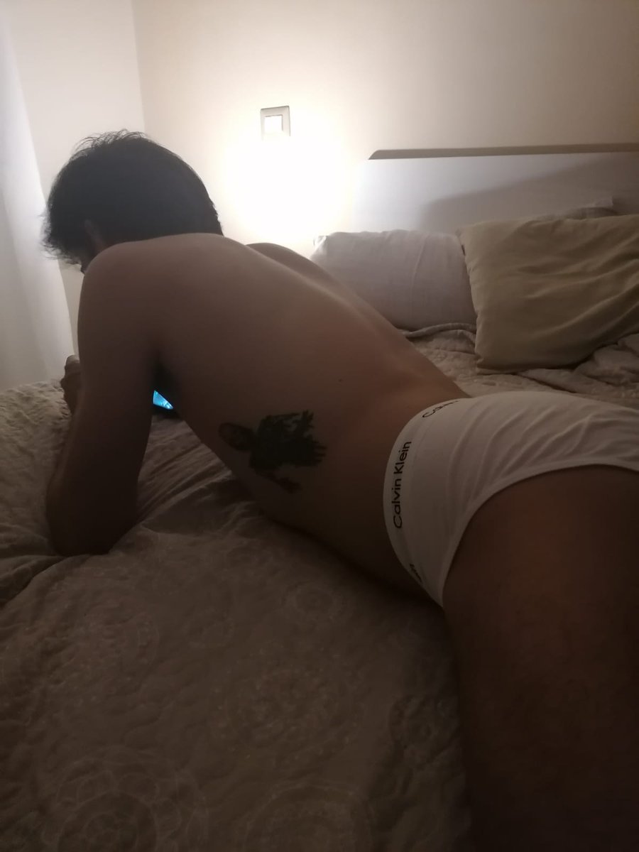c4llmedav3's tweet photo. Again and again, my bf catch me 🤷🏻‍♂️ https://t.co/OaMZ9uRt8o