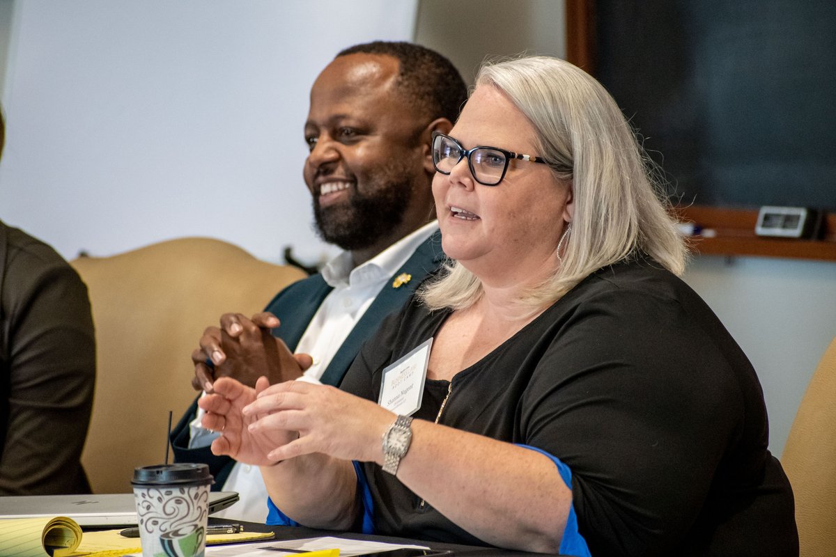 BaylorLawSchool's tweet photo. Baylor Law's #BusinessLawBootCamp 2022 came to a close with @estevebolden, #BaylorLaw Prof. Kayla Landeros, &amp; Shanna Nugent Cobbs speaking on communication &amp; negotiation skills, leading the class through a mock negotiation, &amp; sharing their experiences in #TransactionalLaw! https://t.co/yh6aC8KJeg
