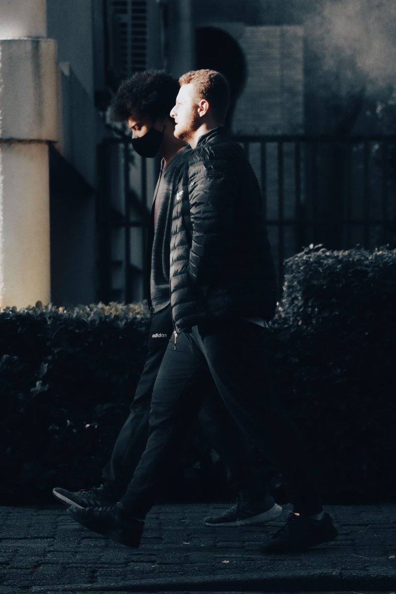 kyledsr's tweet photo. Soul mate 👻
#streetphotography #lightbro https://t.co/rfn9MWdiRw
