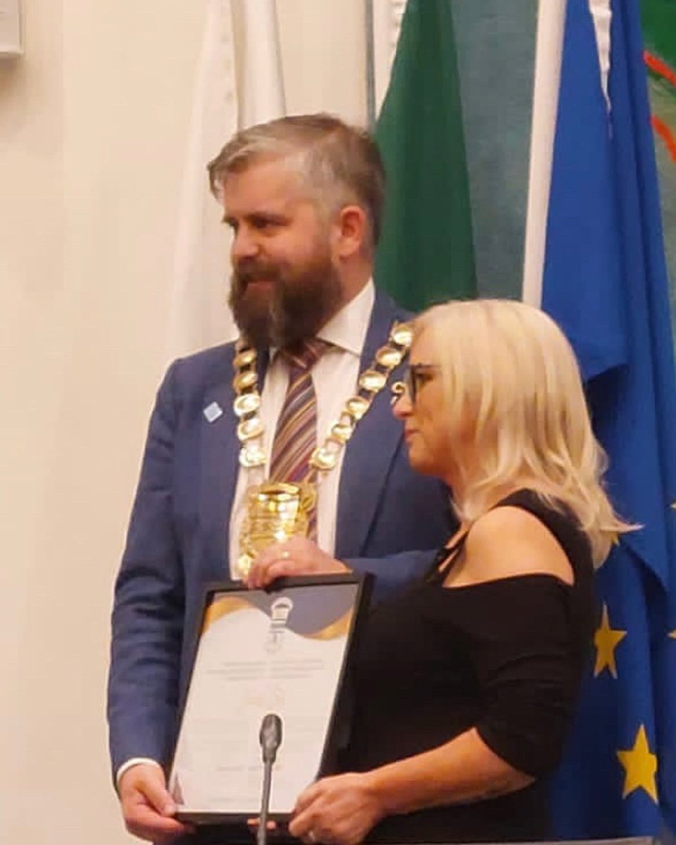 JackieFox21's tweet photo. Wow what a beautiful night . Tonight I was awarded freedom of the county . Thank you so much to all involved . To the Lord Mayor Peter Kavanagh , to all the councillors, to my family and my beautiful friends ❤️❤️❤️ each and everyone in that room was so important to me . https://t.co/HIgx5ANAii