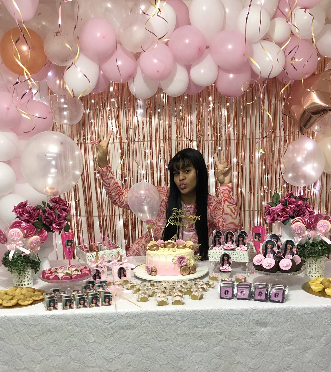 hingridyjasmury's tweet image. Eu tava nas nuvens 🥳❤️

#Disney 
#Mundoencantado 
#Vivendoumsonho 
#Jasmuryfaz20