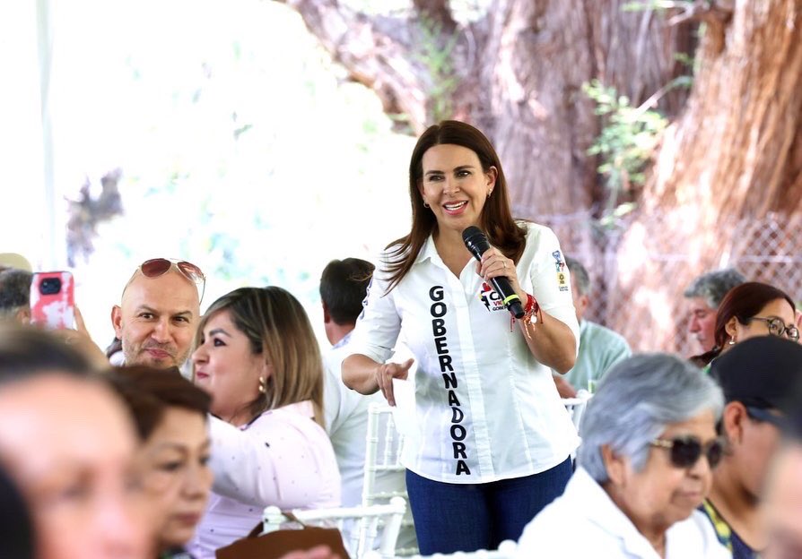 caroviggiano's tweet photo. En #TezontepecDeAldama se escuchó fuerte y claro nuestro compromiso por un #HidALGOMUCHOMEJOR. En equipo con la sociedad civil vamos a dar muy buenos resultados. ¡Cuentan conmigo y yo cuento con ustedes!

#LlegóLaHora #CaroGobernadora https://t.co/q284aXojnJ