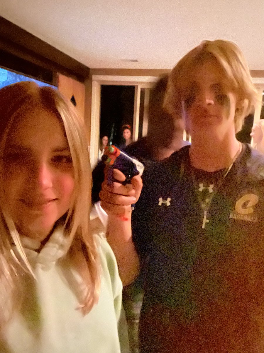 lananerf's tweet photo. @Bbl02659417 mya goes down to windy @channerf22 https://t.co/9w1983mYDE