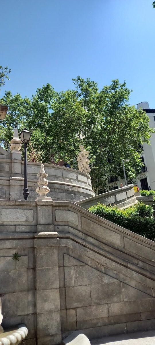 jesusverdem's tweet photo. #CallePrincesa #Madrid #7Mayo #Sabado https://t.co/GgD5DJhpDt