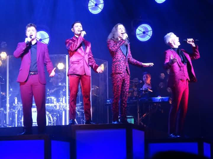 stephan19573's tweet photo. 🎶❤ Happy #CollabroSaturday ❤🎶
21st October 2021
Princess Theatre, Torquay
#Greatesthitstour21
@JamieCollabro @MattCollabro @MichaelCollabro @ThomasCollabro
🎭❤🎤🎵🎭❤🎤🎵🎭❤🎤🎵 https://t.co/tIOLTNjGbl