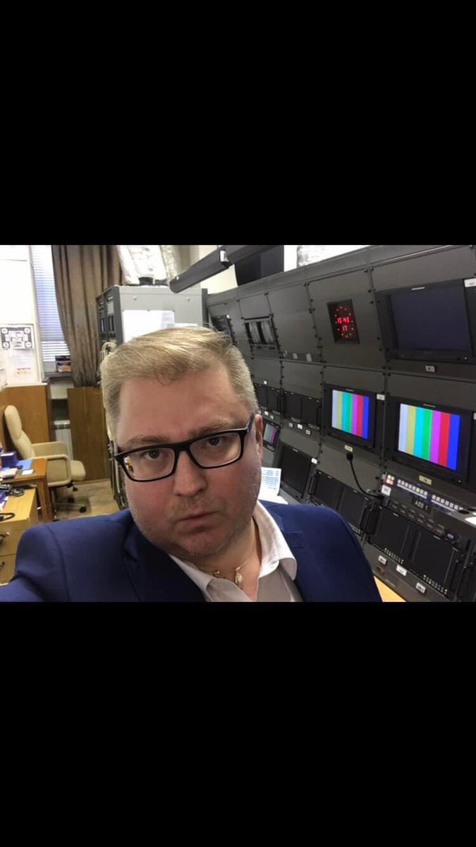 vladmsk's tweet photo. С Днём радио, коллеги! Особая моя гордость-первое радио на Урале, родине изобретателя А.Попова. Воспитали меня в профессии коллеги известного диктора Левитана. Он у нас и вещал до Куйбышева. Говорит Москва…но это был военный Свердловск. #ДЕНЬРАДИО #АЛЕКСАНДРПОПОВ #ВЛАДИСЛАВЧЕТИН https://t.co/LGNYxjwHmc
