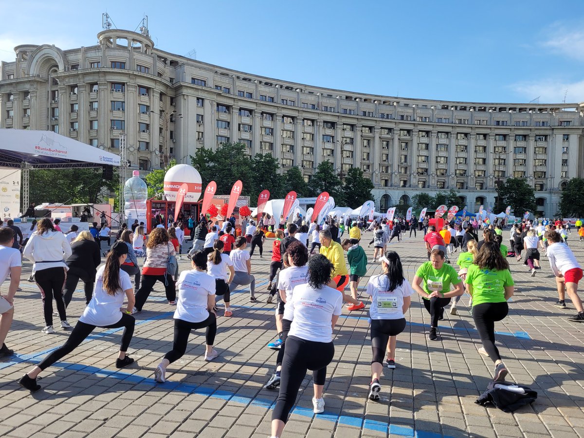 PredaGabi's tweet photo. Bucharest Half Marathon - popular run #RunInBucharest https://t.co/b4NXS8olNP