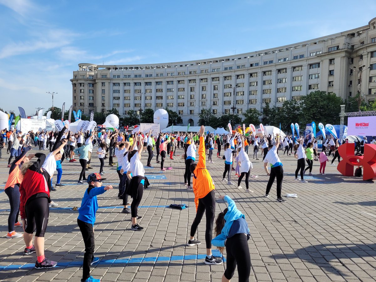 PredaGabi's tweet photo. Bucharest Half Marathon - popular run #RunInBucharest https://t.co/b4NXS8olNP