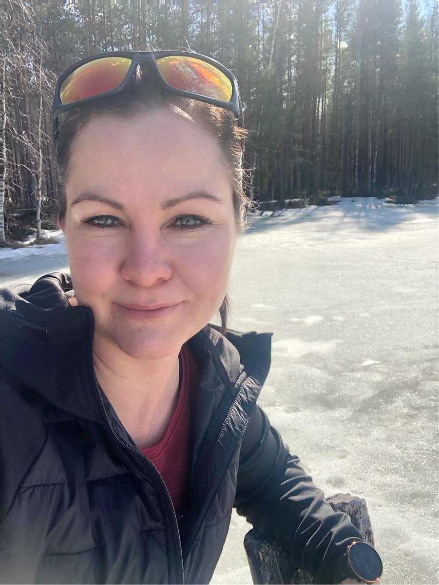 KayhkoSanna's tweet photo. Maanantaina hyppään sujuvasti harjoittelijan kengistä perhepäivähoidon esihenkilöksi. Mielessä on jo vaikka mitä ”kehittämishankkeita”, mutta ehkäpä otan ensin sen perustyön haltuun😄#vakaesihenkilö #perhepäivähoito #esimiestyö #varhaiskasvatus https://t.co/toScybnubP