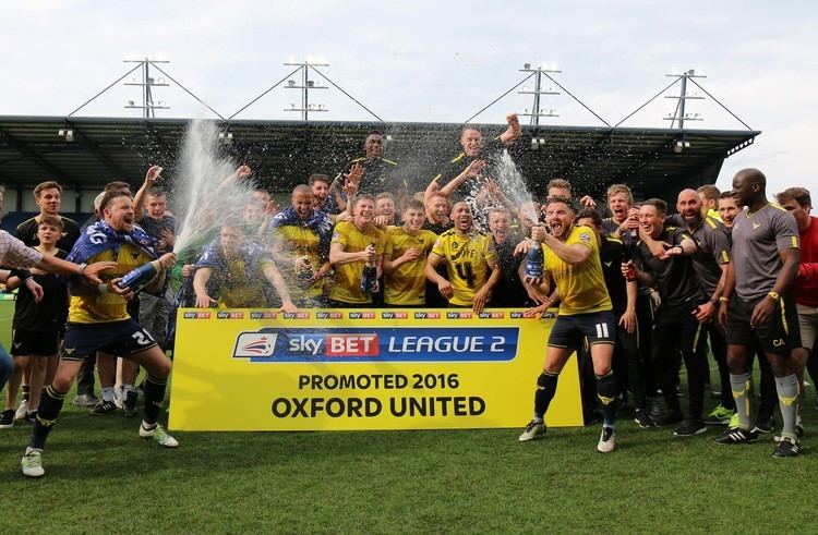 EarlyBathChris's tweet photo. It's mad to think that this happened 6 years ago today! 6 years later, 2 players from this team, Kemar Roofe &amp; John Lundstram aka the best player on Earth, will be playing in a major European final! I also don't have facial hair now 🤣💛💙 #OUFC #UEL #Roofe #Lundstram https://t.co/VaZdyxYw44