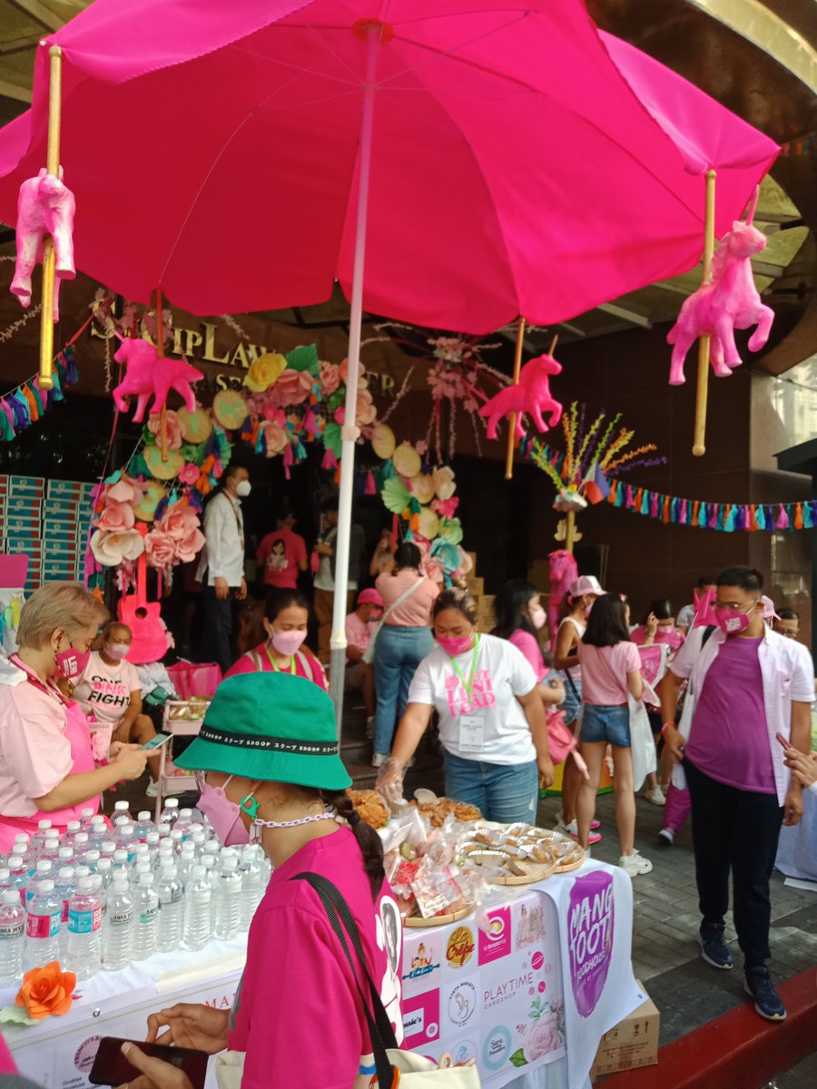 Isaac_DeLeon07's tweet photo. Goodbye gutom here at 📍Paseo Ave. #MakatiisPink #LeniKiko2022 #Kakampink https://t.co/Y7wct1nm43