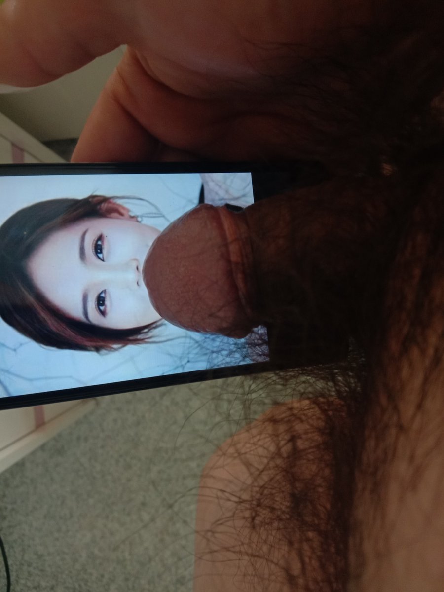 ws378181455's tweet photo. 主人操死我吧。我最喜欢主人的鸡吧#李一桐 https://t.co/B8ZXCixyyr