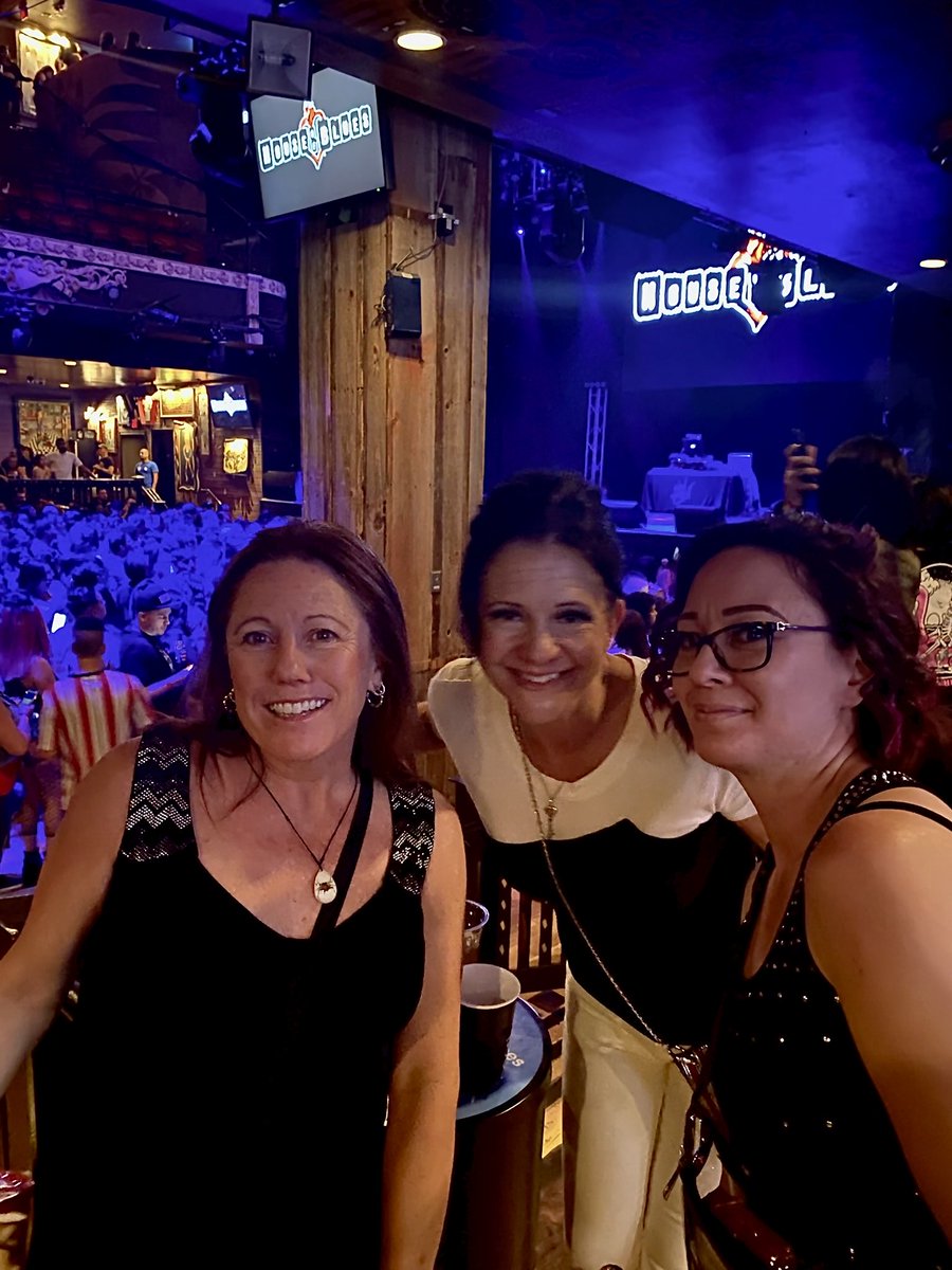 jodster's tweet photo. Seeing #Snowthaproduct ⁦@HOBLasVegas Good energy and great show! https://t.co/Fdk9QvRpR9