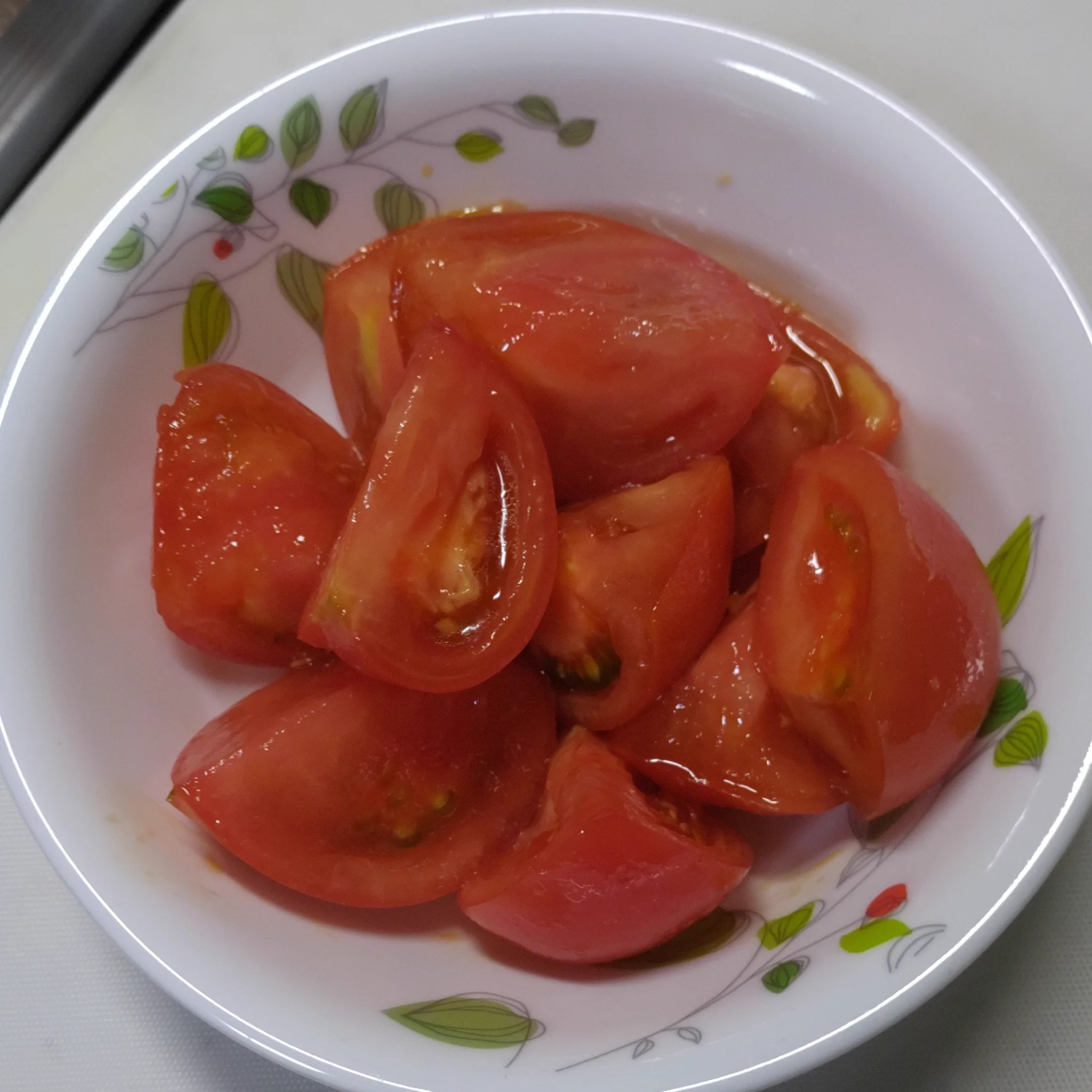 #私の覚書ごはん
トマトのナムル。
レシピはしかない料理のイガゴー様から、お借りしました。
可愛らしいサイズのトマトをかなり買ったので、一気に使っちゃうぞー( ੭ ˙꒳​˙ )੭♡  