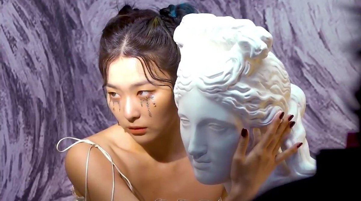 psychoqueendom's tweet photo. kang seulgi and kim yerim were insane for this https://t.co/YowOOEyRA3