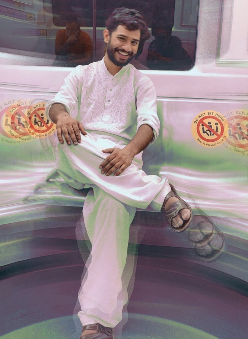 manngadhant's tweet photo. Delhi metro &amp; me🍉✨ https://t.co/wu6RbkxZEc