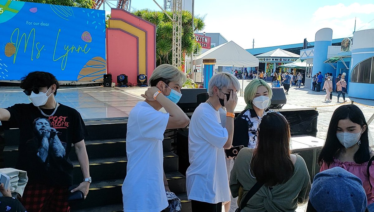 fanboydollarch's tweet photo. Enchanted Kingdom event with @vxonofficial #vxon #vixies #vxonph
#da_ppop #ppop #ppoprise #angatppop #pinoypop #pinoypride #pinoymusic #girlgroup #boygroup #philippines #ppopfan #pinoyidol #phidol #fanboydollarch https://t.co/CRQlBNXpMP