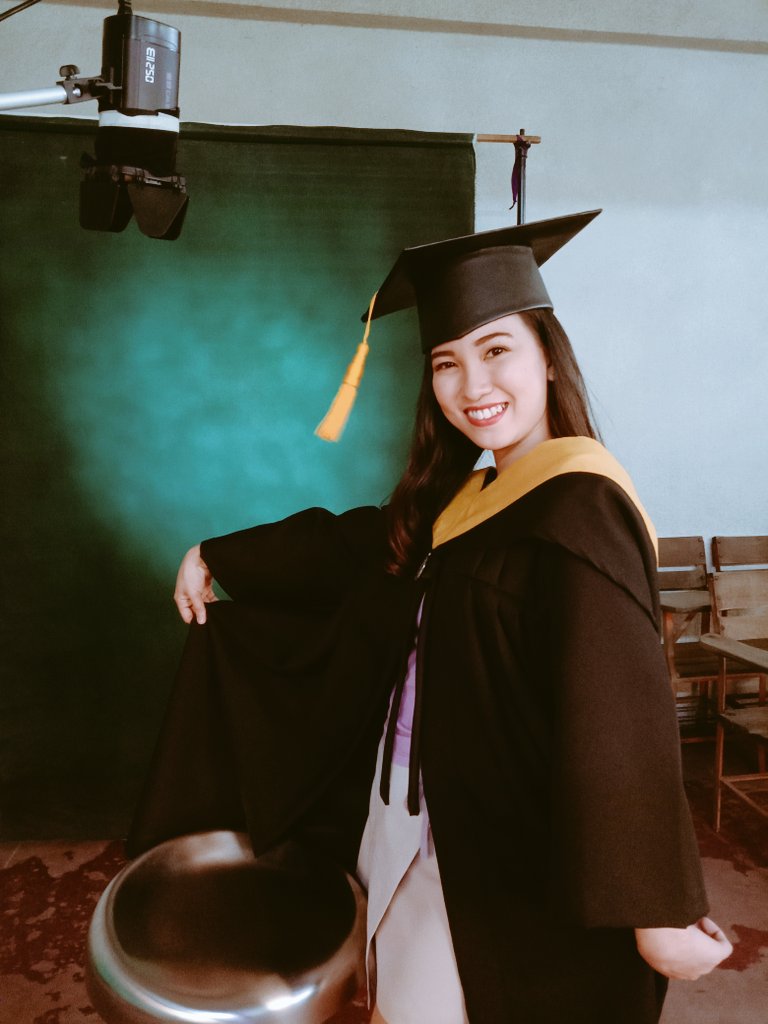 CrizzaAdriatico's tweet photo. Few more weeks till 🎓😊 https://t.co/H8uzyO46aw