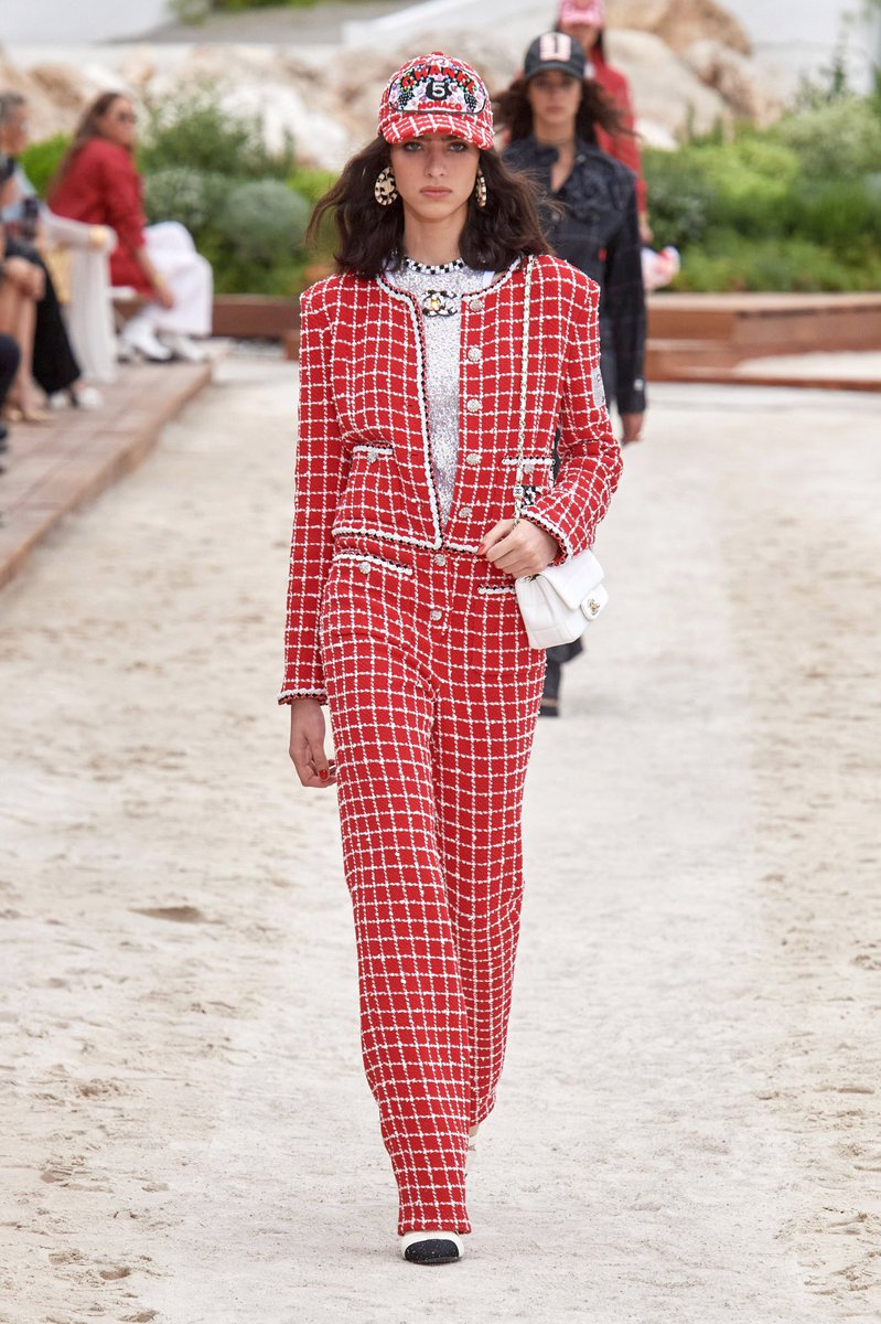 gloryapexco's tweet photo. Chanel resort (2023) https://t.co/QHwERbPXv7