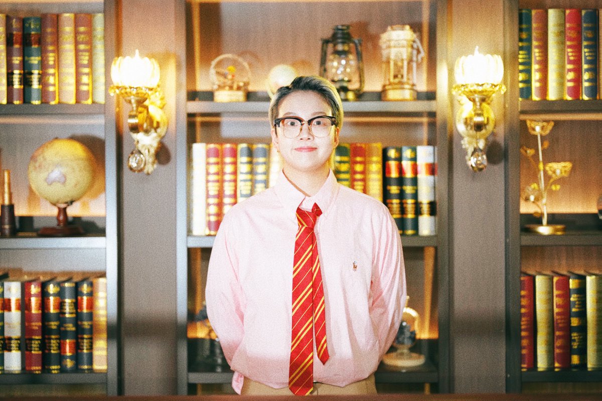 suitz_universe's tweet image. [ 𝗡𝗲𝗿𝗱 ] 𝗦𝗰𝗼𝗟𝗟, 𝗦𝘂𝗶𝘁𝘇(슈츠) 
𝟤𝟢𝟤𝟤.𝟢𝟧.𝟣𝟧 𝖲𝖴𝖭 𝟣𝟤𝖯𝖬 (𝖪𝖲𝖳)

#Suitz #ScoLL #Nerd #comingsoon #kpop