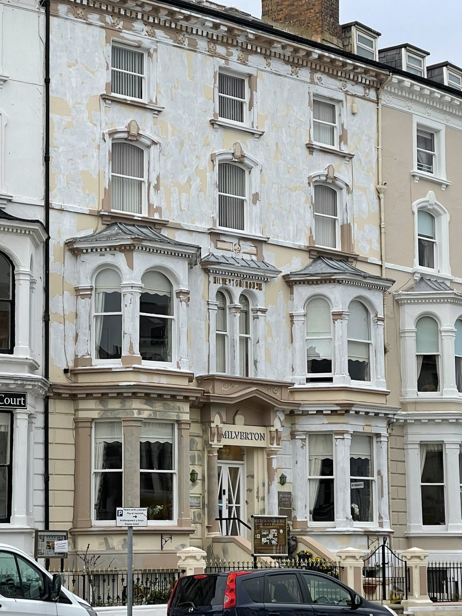 Havin a bit of painting done!
#themilverton #llandudno #NorthWales