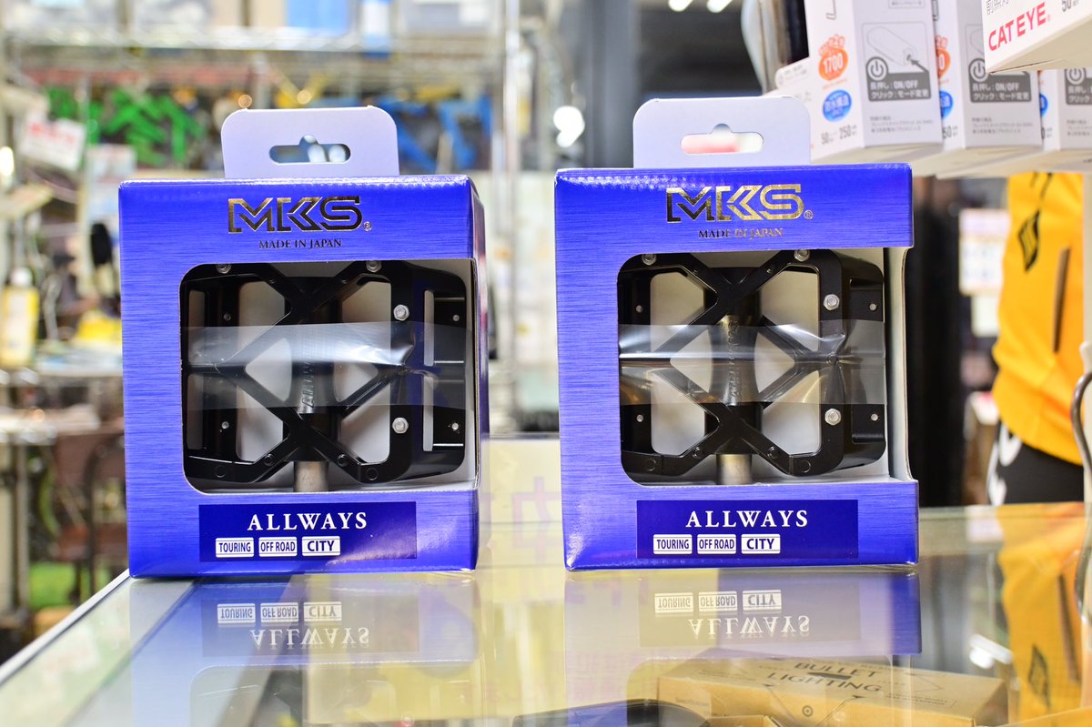 SeocycleSamezu's tweet photo. MKS ALLWAYS

シルバー、ブラック共に店頭在庫ございます。

軸部分を触ればわかる作りの良さ。踏み面が広く疲れにくくダイレクトです。

#MKSALLWAYS
#ALLWAYSペダル
#ミカシマペダル
#三ヶ島ペダル https://t.co/xTRoMhT5ZR