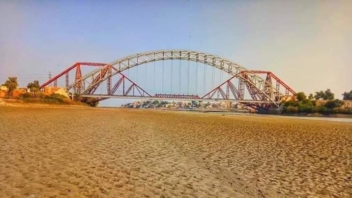 RehmatTunio's tweet photo. At present, Sindh is officially 51% short of water, but Sindh has a loss of 70%. Says Mehmood Nawaz Shah, Vice president Sindh Abagar Board. 
#SindhNeedsWater https://t.co/ksJiQ49eX7