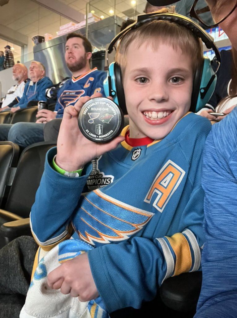 ChrisG10630563's tweet photo. @Bschenn_10 thank you so much for the pucks this year, you made this kid so happy.. https://t.co/r3rlUPL3gF