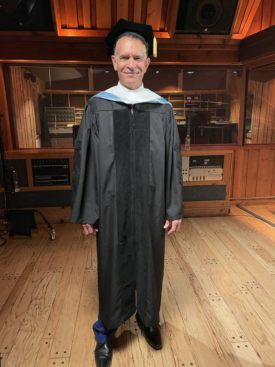 Dear friends and Stokes Folks - I am receiving my Honorary Doctorate from Boston Conservatory at Berklee tomorrow at 4pm EST.  Tune into it at: vimeo.com/showcase/bcbco…
You can also access it at bostonconservatory.berklee.edu/commencement. 
I hope you all are safe and well! 
- Bri Stokes