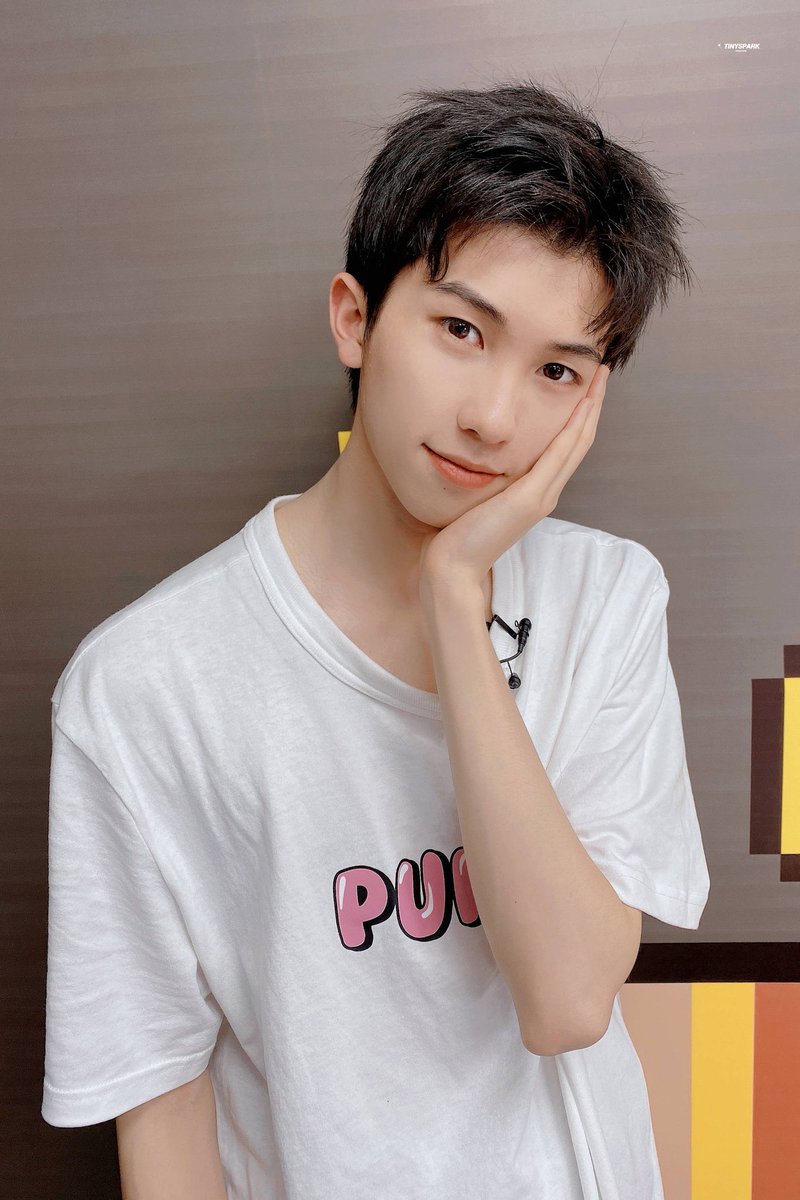 linmo21's tweet photo. ใครเนี่ยยยยยยยยย น่ารักจังเลยยย�� https://t.co/xKn2iqKzND