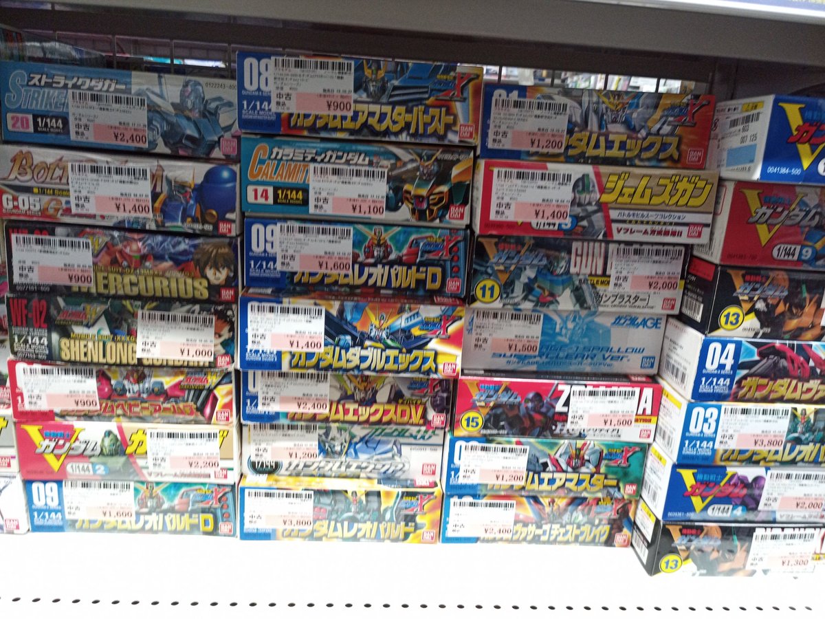 Gouki_in_Japan's tweet photo. Was shopping around @surugaya_akiba5 and dying over that Messala. 😭
Seeing moots build Victory got me kinda tempted to go retro.
#gunpla #ガンプラ
#gundam #機動戦士ガンダム https://t.co/93gtwTxslq