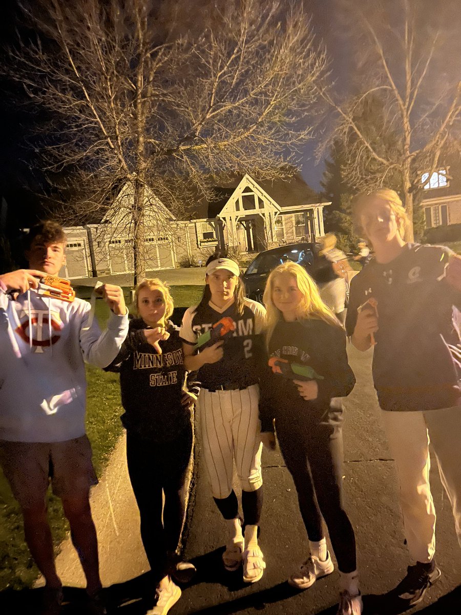 lananerf's tweet photo. @ROWDYRANCHERS hannah kenna and maren die to windy and blake @channerf22 https://t.co/Adf8axf0xn