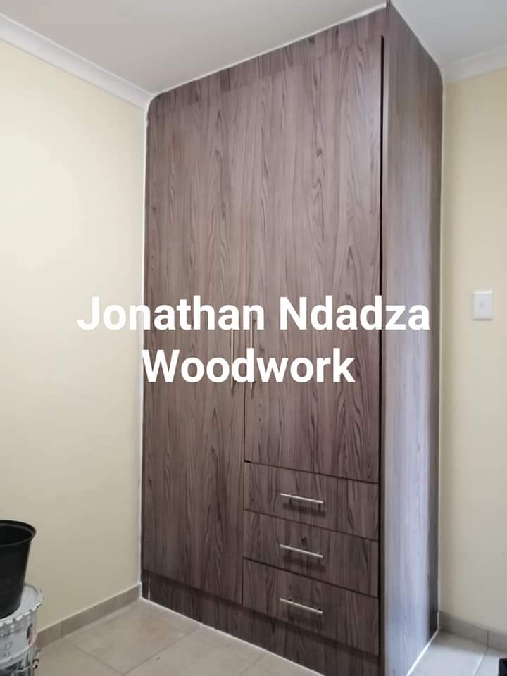 JonathanNdadza's tweet photo. Good morning Mzanzi!
We are here to perfect your home, apartment, rental property, room etc.
Our Services:
🔸 Built-in Kitchen Cupboards
🔸 Built-in Wardrobes
🔸 TV Stand
🔸 Chest of drawers
🔸 Shoe rack
🔸 Wine rack
🔸 All custom Woodwork
WhatsApp us on 0647423028
#DJSbu https://t.co/v43EZXhMOx