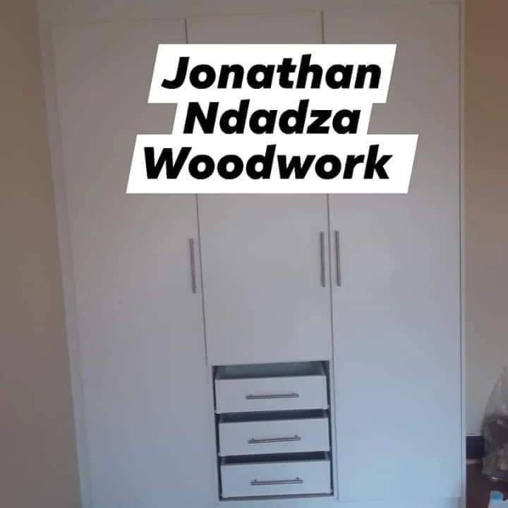 JonathanNdadza's tweet photo. Good morning Mzanzi!
We are here to perfect your home, apartment, rental property, room etc.
Our Services:
🔸 Built-in Kitchen Cupboards
🔸 Built-in Wardrobes
🔸 TV Stand
🔸 Chest of drawers
🔸 Shoe rack
🔸 Wine rack
🔸 All custom Woodwork
WhatsApp us on 0647423028
#DJSbu https://t.co/v43EZXhMOx