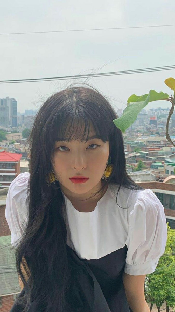 elxshaiwrites's tweet photo. Malay mo, Tayo.

Seulgi doesn't like the idea of having a crush on someone related to her—not when she's starting to feel different around Sehun, her best friend's brother.

A Seulhun au. https://t.co/ts9os1WSNI