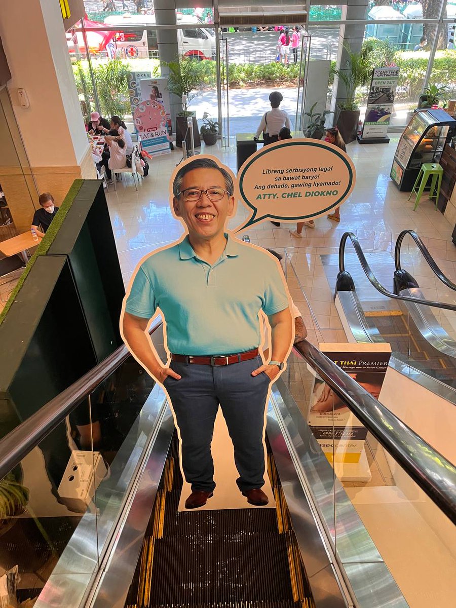 TeamChelDiokno's tweet photo. Umaakyat baba at nag-iikot - hanapin niyo si Atty Chel standee!

Pag nag CHELfie kayo, post with tags: #21ChelDioknoSaSenado #21Diokno

#Ipana7oNa10ToParaSaLahat https://t.co/jXFgI1AvTD