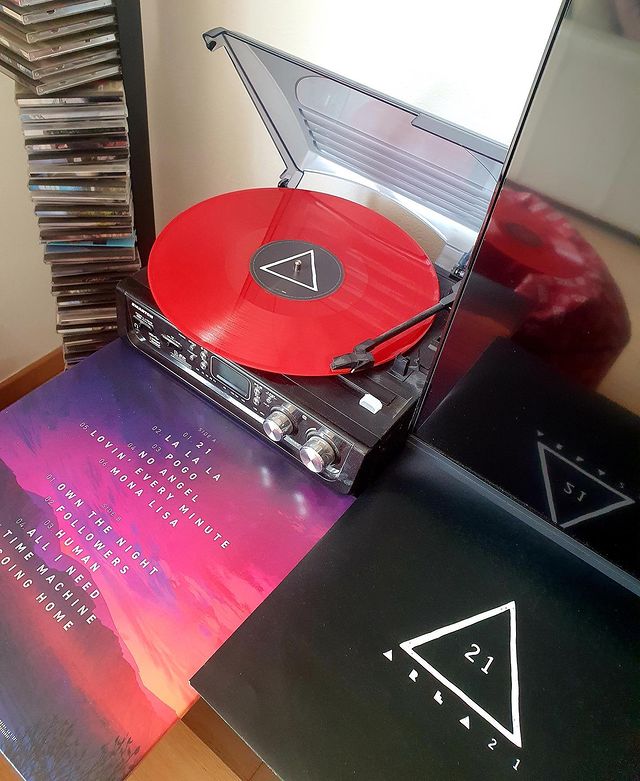 area21unity's tweet image. area21 vinyl 👽▵²¹