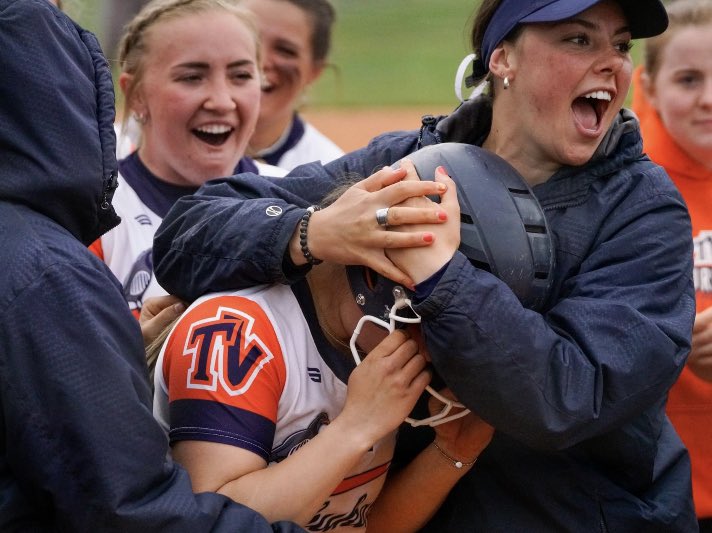 chukarsoftball's tweet photo. 🥎 | Last home games tomorrow VS Yakima @ 12 and 2 PM! Come cheer on your ladies for one final time on our grounds! See you there! 🧡💙🚨🚨 https://t.co/R5T4Em76lJ