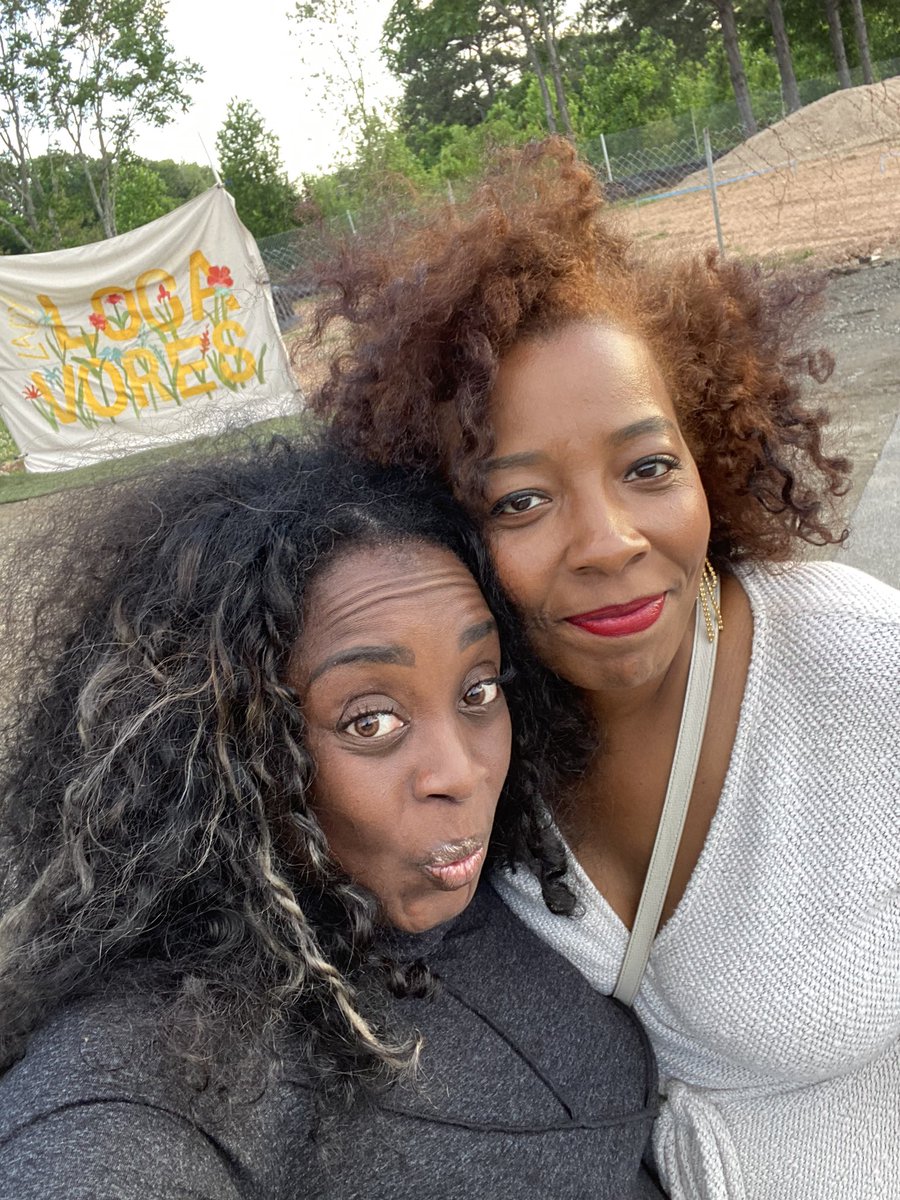 scorpiowande's tweet photo. Beautiful event tonight at @ladylocavore. Bumped into @g2gatl and other pals. 🌈. Hugs to @SagdrinaJ and @umifeeds for the company. Good food folks have some of the best energy. The best. 🖤 #ladylocavore #foodies #fridayfun #localfood #supportwomenled https://t.co/mgenUb5qms