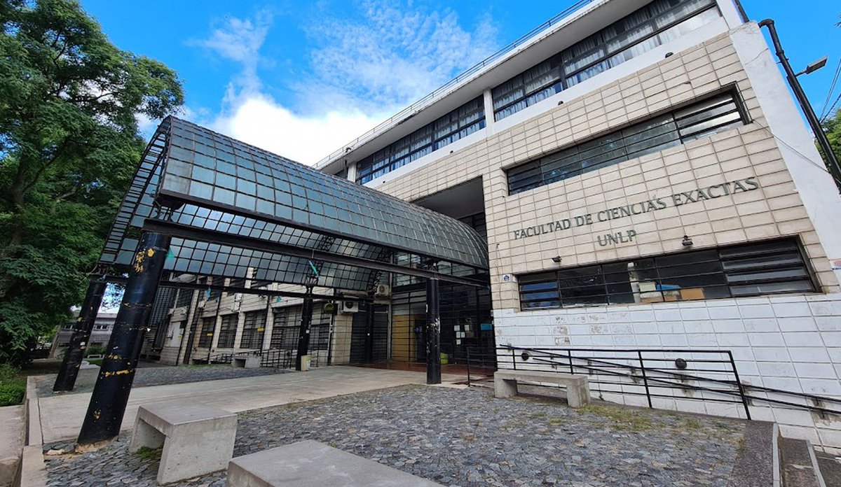 diariohoynet's tweet image. 🏫 #Facultad | #Exactas | #UNLP

La Facultad de Exactas abre la inscripción a sus carreras

La casa de altos estudios informó que el próximo lunes comenzarán las inscripciones para ingresar a mitad de año. 

diariohoy.net/interes-genera…