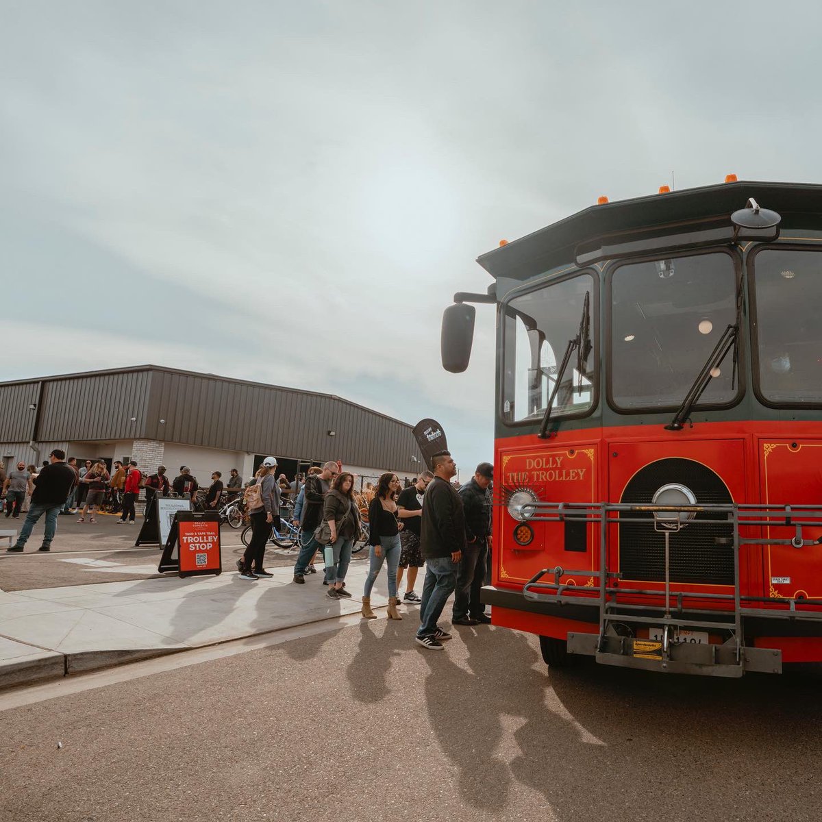 mikeoz's tweet photo. I’m renting four busses on Saturday and they’ll be traveling on a loop all day between nine breweries. 

Each locations will a taco trucks or tacos for sale. Anybody can ride the busses for free and buy beer and tacos at each location.

Come out. It’ll be fun. https://t.co/2y5IBcxy58
