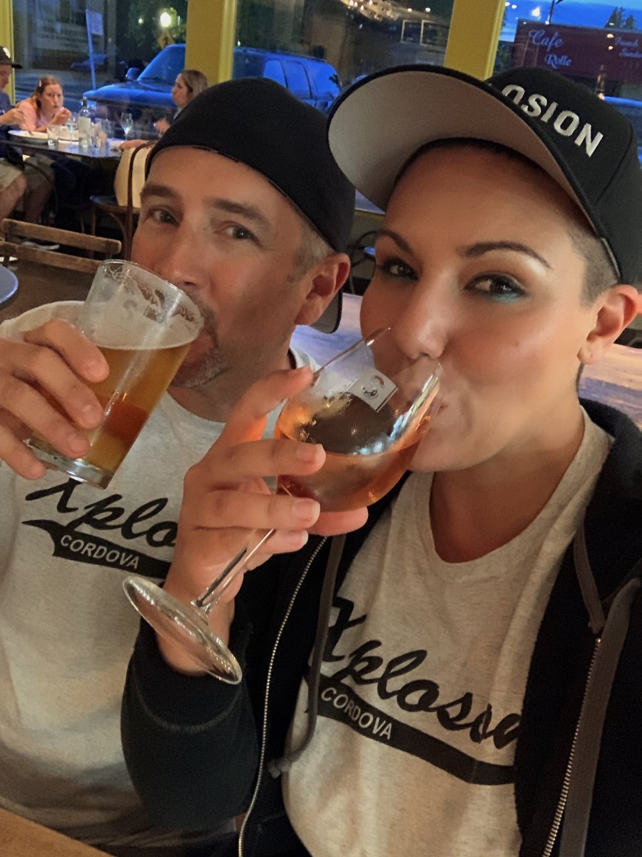 ambeezy10's tweet photo. Victory dranks. #CoachBeezy #SevenAndTwo βπ½ https://t.co/gC0uXuYB5o