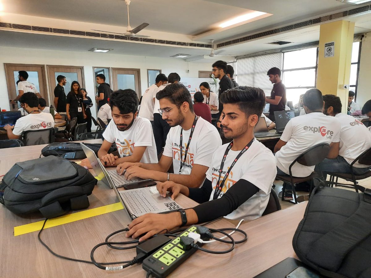 Reskilll's tweet photo. Day 2 Chitkara University

Participants of The Great India Hackathon presenting their ideas to the mentors- living, breathing, dreaming #codekaregaindia

#community #technology #cloud #university #developer #azure https://t.co/cj0Zp2onXb