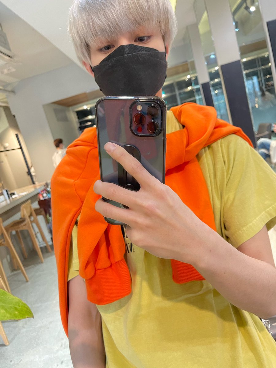 LYYFEED's tweet photo. 050722 🐑🧼

“the weather is super nice today~~
y/n what are you going to do?” https://t.co/eMw8l5GTWT