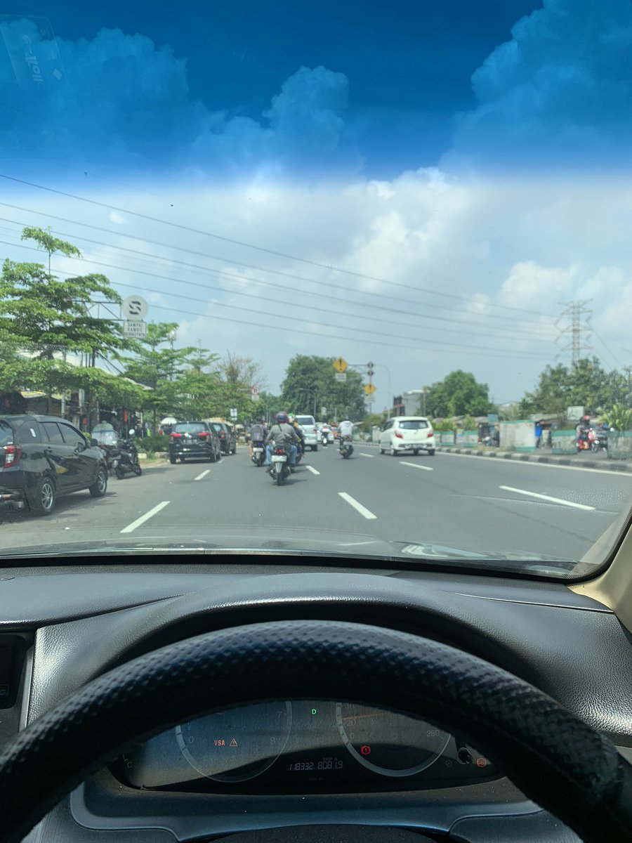 edwinsamputra's tweet photo. Jakarta ga macet enak banget dehh https://t.co/IFzcMIrRmK