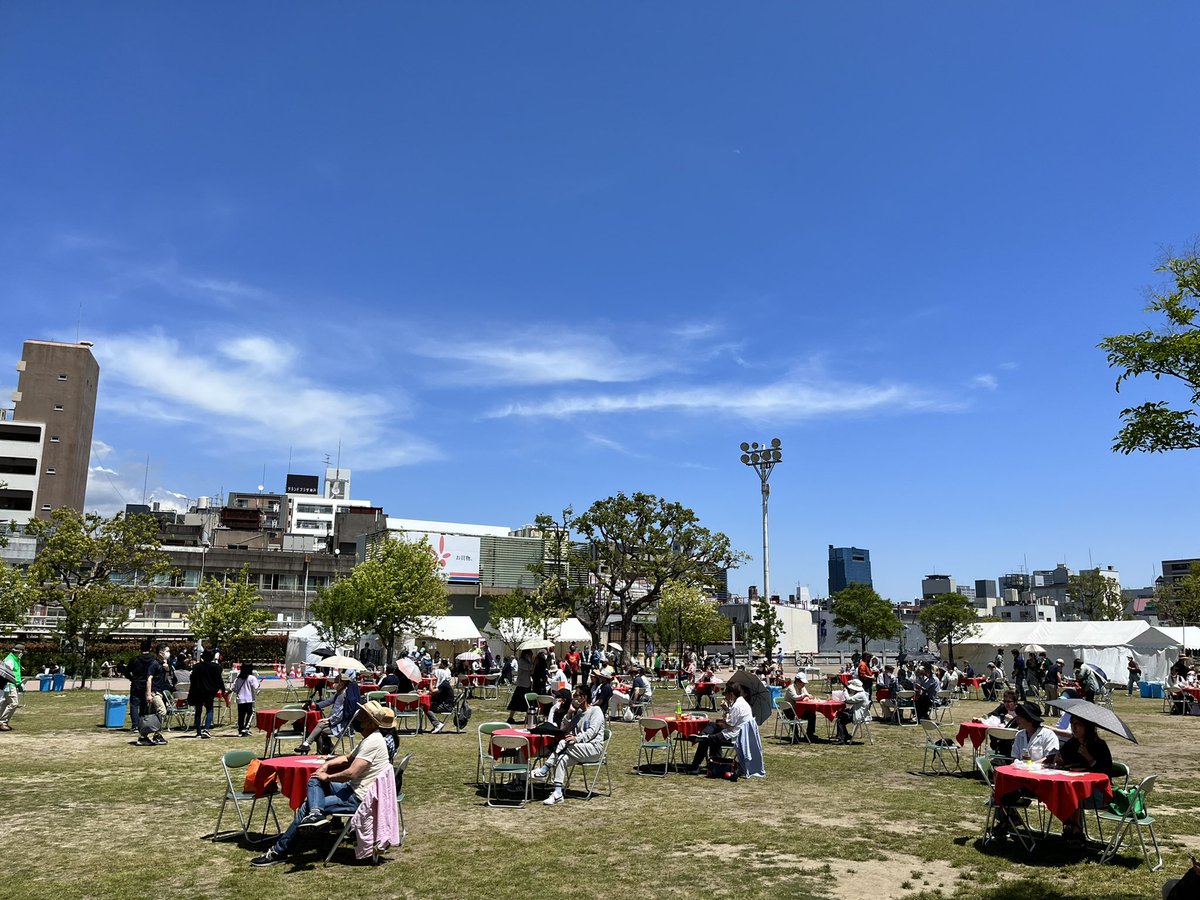 MissTea08166776's tweet photo. 本日から　#新開地音楽祭　開催いたします。#湊川公園　で　#misstea のドリンク付きの点心スペシャルセットを食べながら、音楽祭を楽しんで頂けたらどうでしょうか https://t.co/domTyghIQV