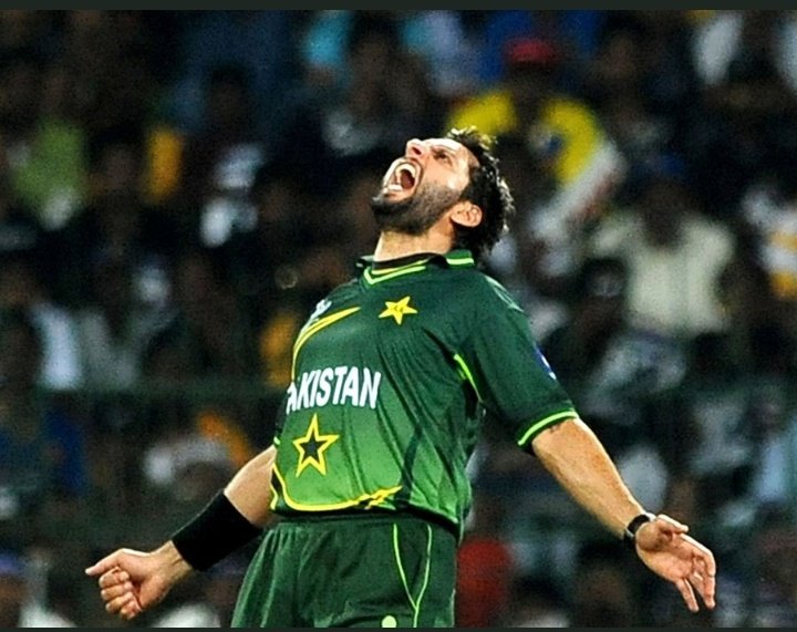 SyedaSaba12's tweet image. I myself voted for PTI,As of zero performance,I regretted.
I still believe, that everyone of us have the right to choose n make a oppinion !👍
Accept the disagreements_☀️
#LearnToDisagree 
#StopExploitingSentiments 
Lala We love you 💚🇵🇰#WeStandWithShahidAfridi 
@SAfridiOfficial