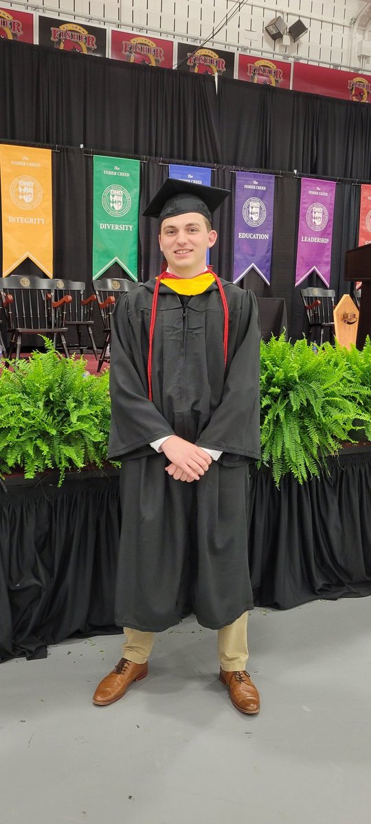 libattsmith's tweet image. Congratulations to Brandon! He graduated Magna Cum Laude with his BS in Sports Management from Saint John Fisher College (it will be official in December).